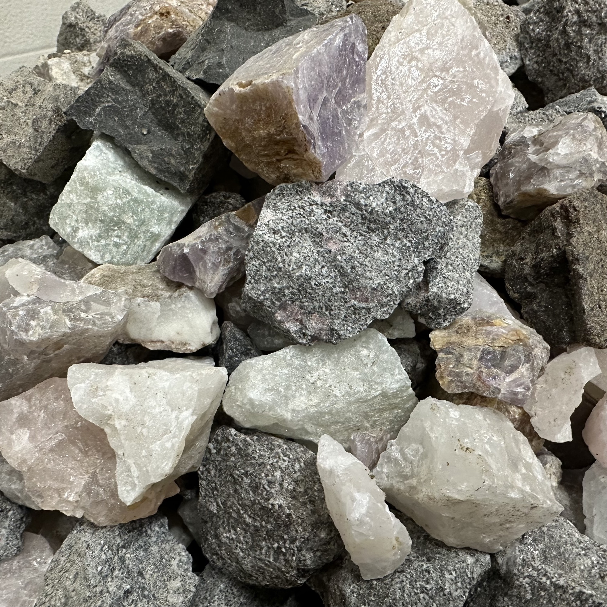 Mixed Stone Rough Rock - Ideal for Tumbling - PREMIUM Rough Rock 1kg bag